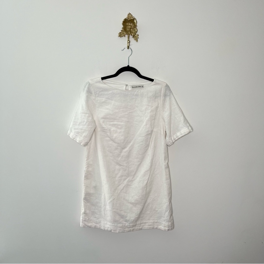 Classic White Short-Sleeve Linen Dress